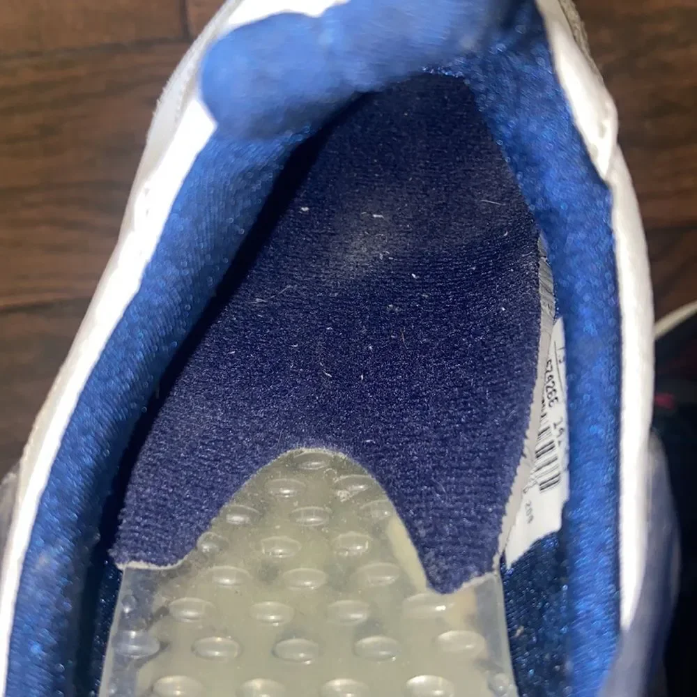 Vintage Y2K Nike Woman Shoes Size 7.5